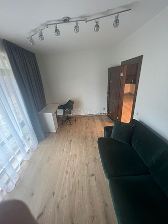 Новостройка, зеленая территория, закрытый двор, бесплатная стоянка во дворе, вход Юрмала - изображение 9