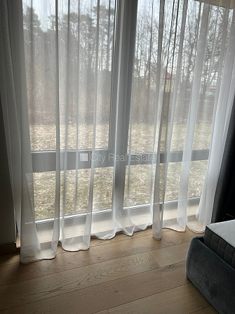 Новостройка, зеленая территория, закрытый двор, бесплатная стоянка во дворе, вход Юрмала - изображение 8