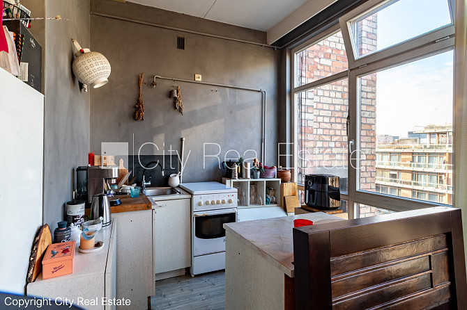 Fasādes māja, labiekārtots apzaļumots pagalms, vieta automašīnai, ieeja no ielas un pagalma, Rīga - foto 17