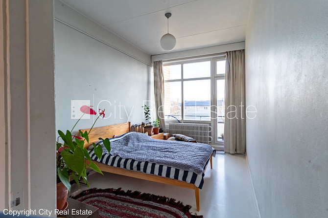 Fasādes māja, labiekārtots apzaļumots pagalms, vieta automašīnai, ieeja no ielas un pagalma, Rīga - foto 8