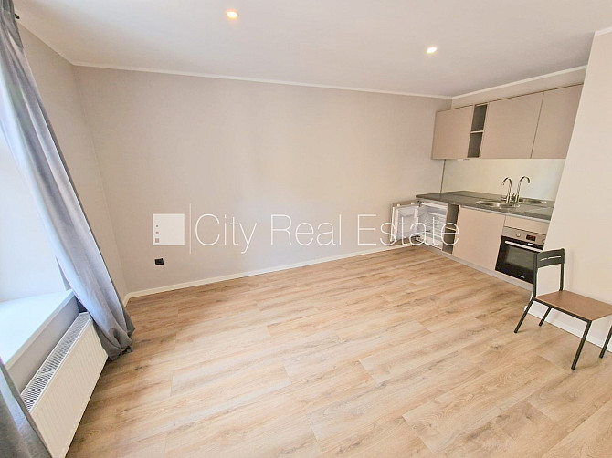 Здание во дворе, реновированный дом, закрытый двор, вход с улицы и со двора, Рига - изображение 7