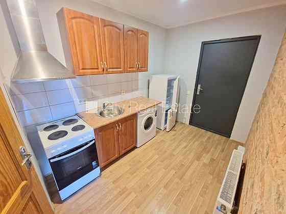 Фасадный дом, реновированный дом, закрытый двор, вход с улицы и со двора, Рига