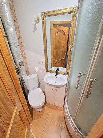 Фасадный дом, реновированный дом, закрытый двор, вход с улицы и со двора, Рига - изображение 19