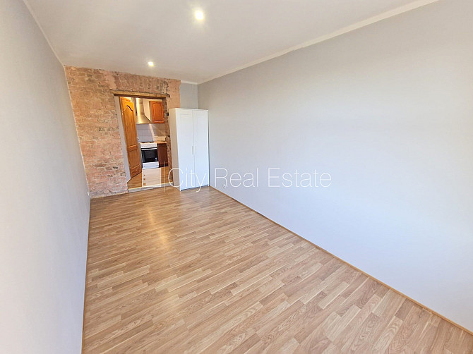 Фасадный дом, реновированный дом, закрытый двор, вход с улицы и со двора, Рига - изображение 13