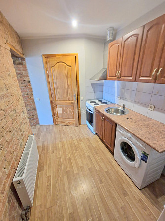 Фасадный дом, реновированный дом, закрытый двор, вход с улицы и со двора, Рига - изображение 14