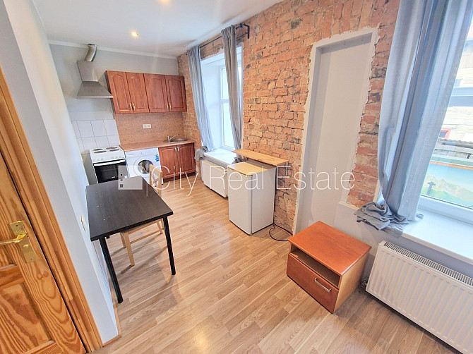 Здание во дворе, реновированный дом, закрытый двор, вход со двора, лестничная Рига - изображение 1