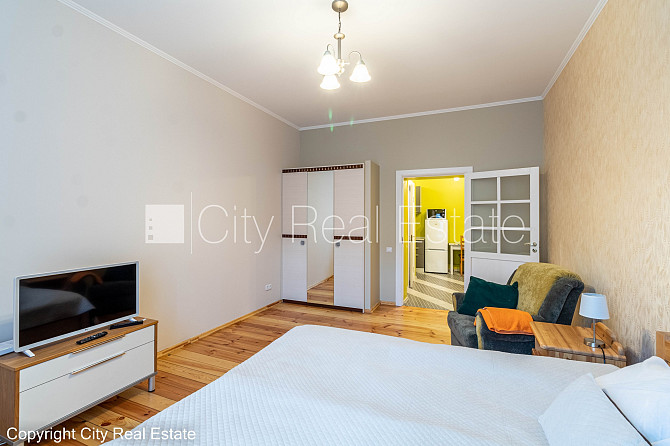 Pagalma ēka, renovēta māja, slēgts pagalms, pagalmā bērnu spēļu laukums, ir lifts, kāpņu Rīga - foto 2