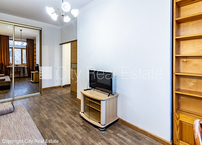 Pagalma māja, slēgts pagalms, objektu apsargā fiziskā apsardze, ieeja no pagalma, pagalmā Rīga - foto 4