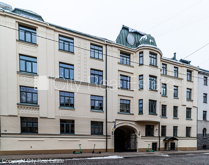 Pagalma māja, slēgts pagalms, ieeja no pagalma, ir lifts, logi vērsti uz pagalma pusi, viena Rīga - foto 20