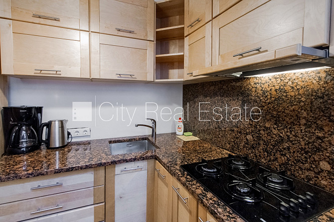 Pagalma māja, renovēta māja, slēgts pagalms, pagalmā bērnu spēļu laukums, kāpņu telpa Rīga - foto 20