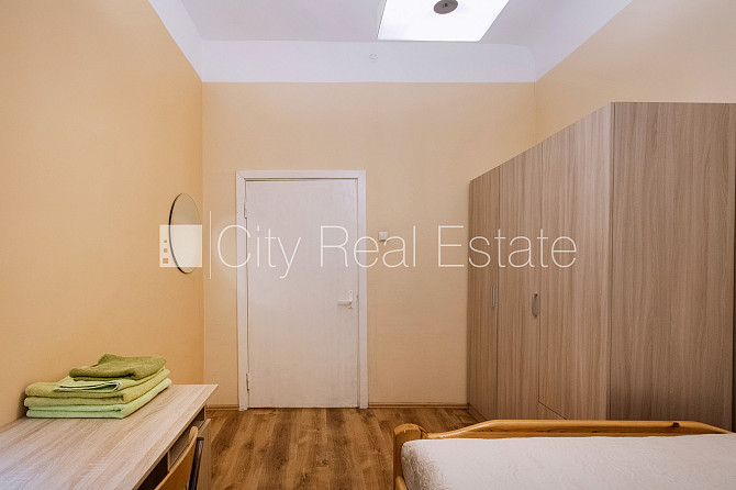 Дом во дворе, реновированный дом, благоустроенный озеленённый двор, закрытый Рига - изображение 13