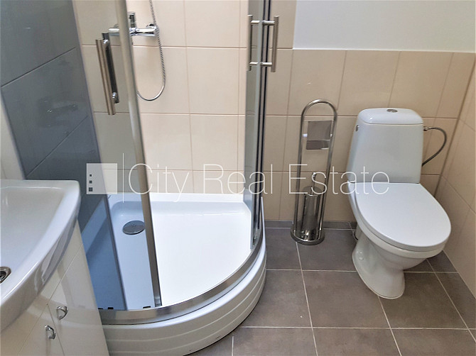 Фасадный дом, закрытый двор, мансарда, изолированная комната 2 шт., центральное Рига - изображение 17