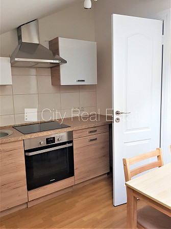 Фасадный дом, закрытый двор, мансарда, изолированная комната 2 шт., центральное Рига - изображение 11