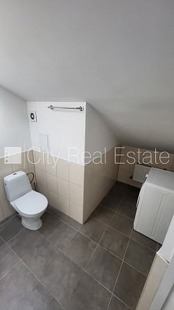 Фасадный дом, закрытый двор, мансарда, изолированная комната 2 шт., центральное Рига - изображение 20