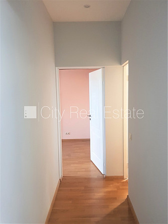 Фасадный дом, закрытый двор, мансарда, изолированная комната 2 шт., центральное Рига - изображение 14