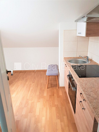 Фасадный дом, закрытый двор, мансарда, изолированная комната 2 шт., центральное Рига - изображение 8