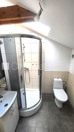 Фасадный дом, закрытый двор, мансарда, изолированная комната 2 шт., центральное Рига - изображение 18