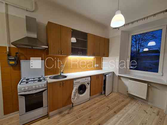 Дом во дворе, благоустроенный озеленённый двор, закрытая территория, возможность Рига