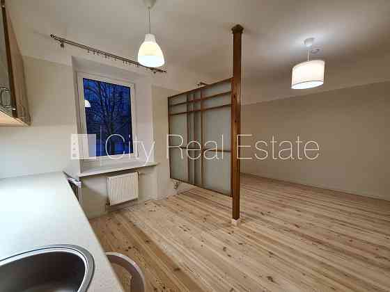 Дом во дворе, благоустроенный озеленённый двор, закрытая территория, возможность Рига