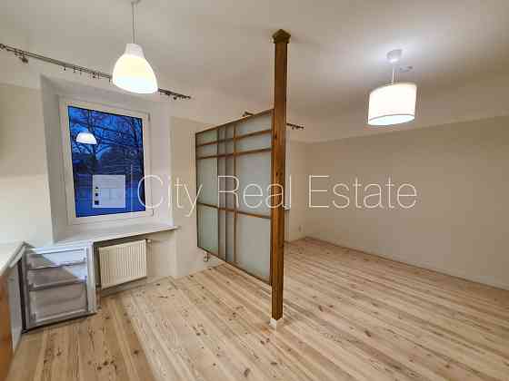 Дом во дворе, благоустроенный озеленённый двор, закрытая территория, возможность Рига