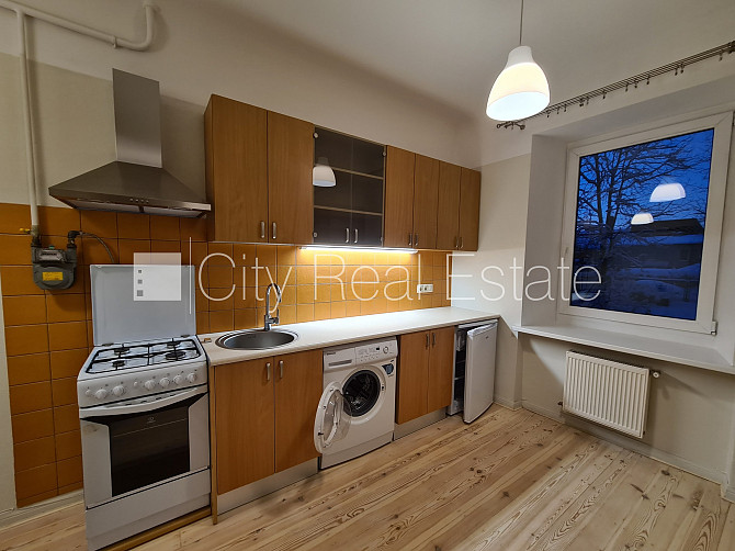 Дом во дворе, благоустроенный озеленённый двор, закрытая территория, возможность Рига - изображение 4