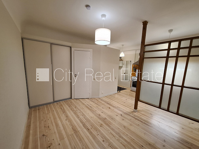 Дом во дворе, благоустроенный озеленённый двор, закрытая территория, возможность Рига - изображение 7