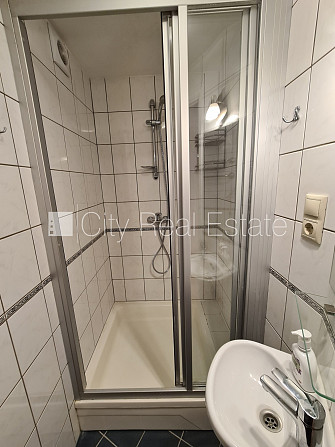 Дом во дворе, благоустроенный озеленённый двор, закрытая территория, возможность Рига - изображение 12