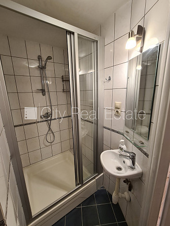 Дом во дворе, благоустроенный озеленённый двор, закрытая территория, возможность Рига - изображение 11