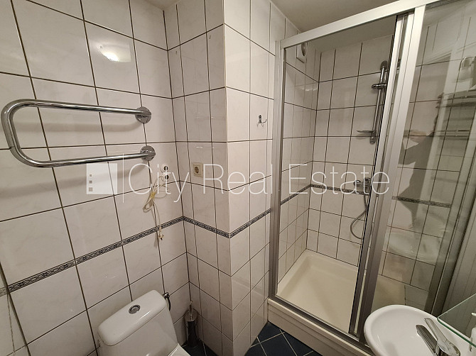 Дом во дворе, благоустроенный озеленённый двор, закрытая территория, возможность Рига - изображение 9