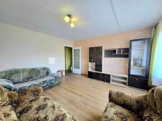 Реновированный дом, благоустроенная озеленённая территория, вход с улицы и со Салдус и район