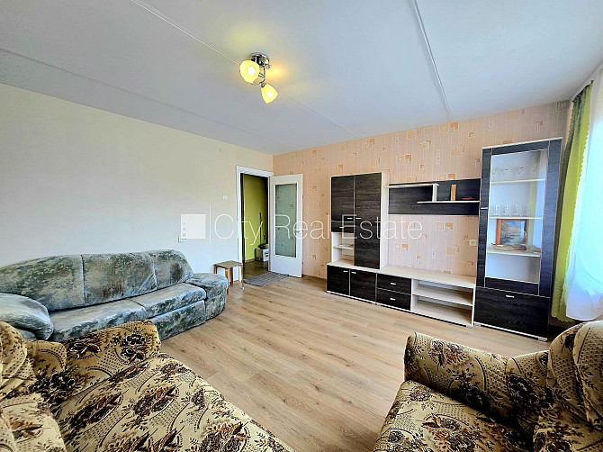 Реновированный дом, благоустроенная озеленённая территория, вход с улицы и со Салдус и район - изображение 3