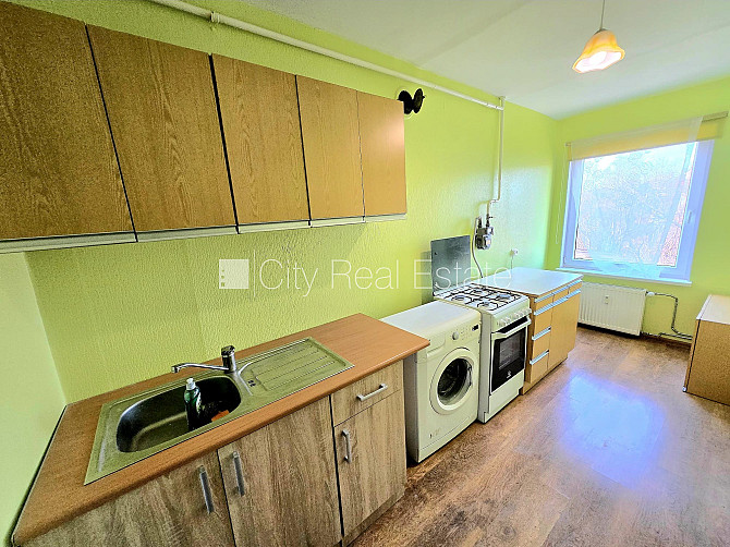 Реновированный дом, благоустроенная озеленённая территория, вход с улицы и со Салдус и район - изображение 7