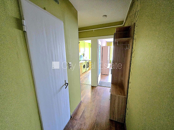 Реновированный дом, благоустроенная озеленённая территория, вход с улицы и со Салдус и район - изображение 10