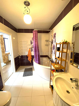 Pagalma māja, renovēta māja, logi vērsti uz pagalma pusi, guļamistabu skaits 3 gab., Rīga - foto 10