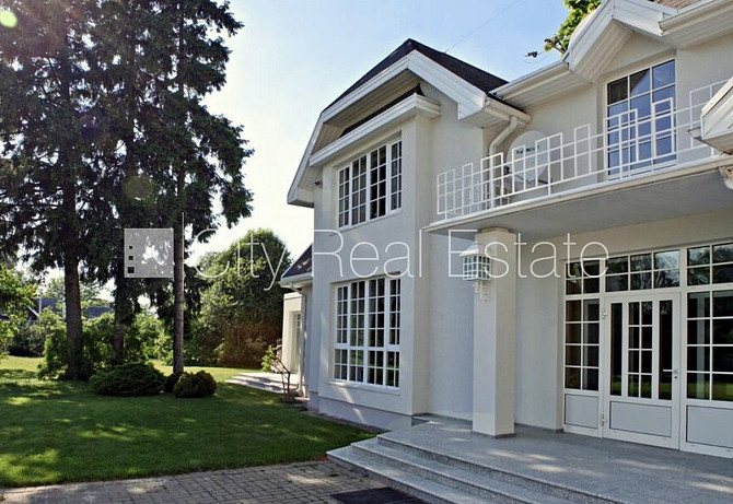 Labiekārtots apzaļumots pagalms, garāža divām automašīnām, veranda, baseins, sauna, Jūrmala - foto 2