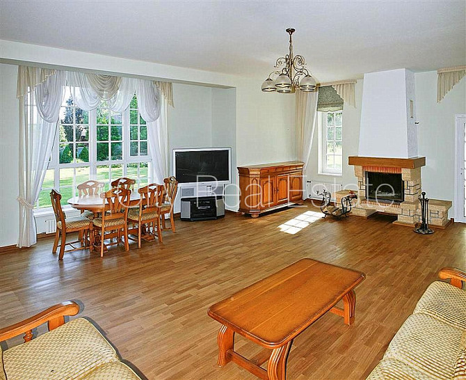 Labiekārtots apzaļumots pagalms, garāža divām automašīnām, veranda, baseins, sauna, Jūrmala - foto 5