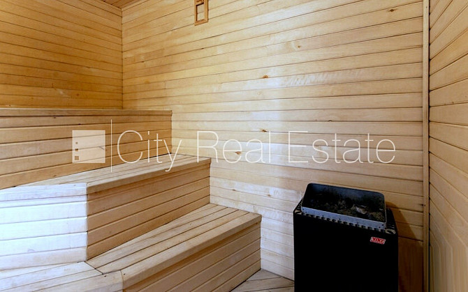 Labiekārtots apzaļumots pagalms, garāža divām automašīnām, veranda, baseins, sauna, Jūrmala - foto 14