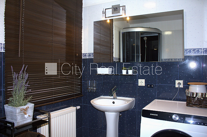 Частный дом, благоустроенный озеленённый двор, территория обнесена железным Юрмала - изображение 13