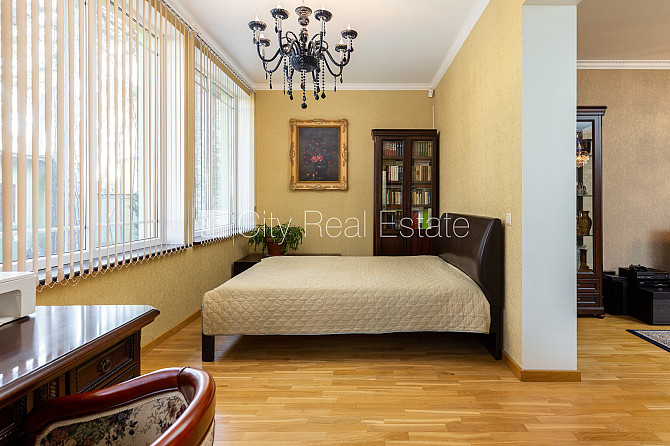 Частный дом, благоустроенный озеленённый двор, территория обнесена железным Юрмала - изображение 5