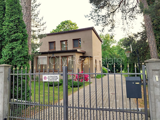 Частный дом, благоустроенный озеленённый двор, территория обнесена железным Юрмала - изображение 19