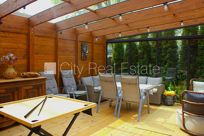 Частный дом, благоустроенный озеленённый двор, территория обнесена железным Юрмала - изображение 15