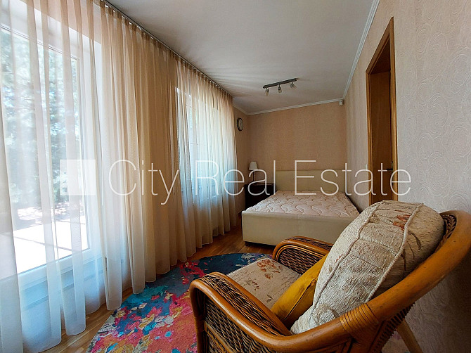 Частный дом, благоустроенный озеленённый двор, территория обнесена железным Юрмала - изображение 8