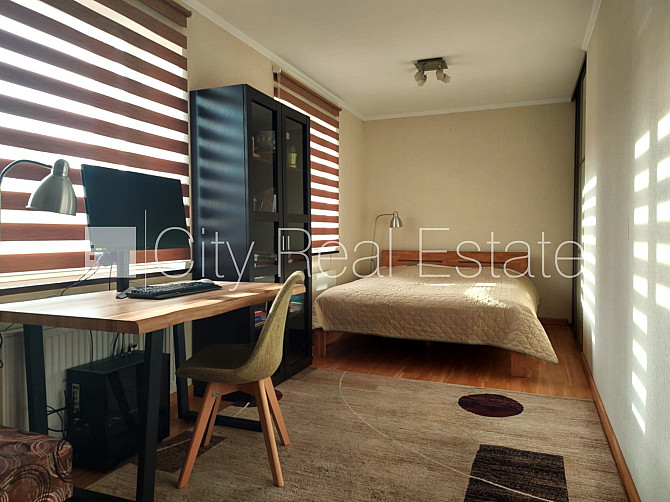 Частный дом, благоустроенный озеленённый двор, территория обнесена железным Юрмала - изображение 6