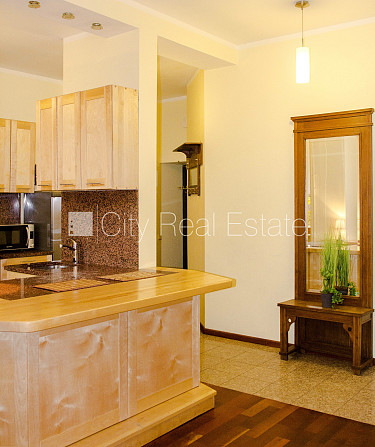 Дом во дворе, реновированный дом, закрытый двор, во дворе детская игровая Рига - изображение 14