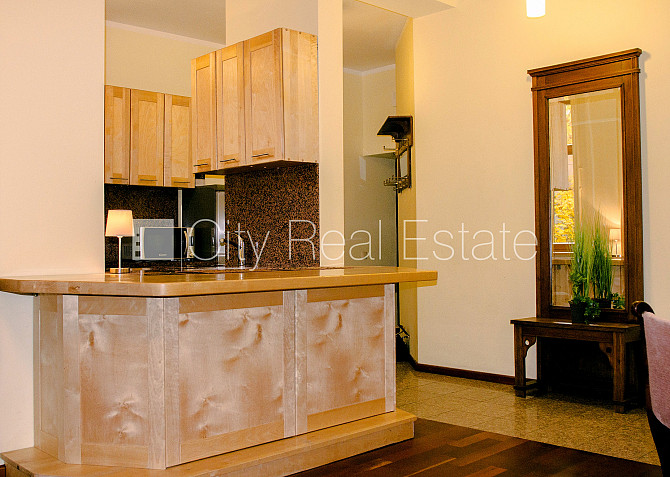 Дом во дворе, реновированный дом, закрытый двор, во дворе детская игровая Рига - изображение 12