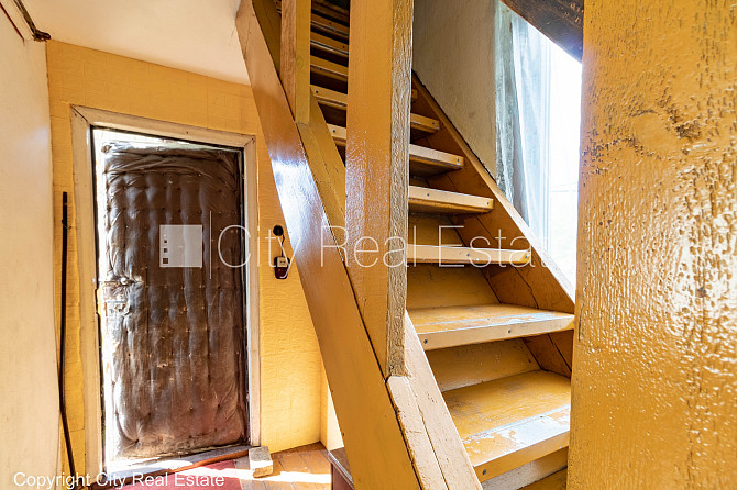 Дача, закрытая территория, место для машины, 2 шт. веранды, изолированные комнаты 4 Рига - изображение 20