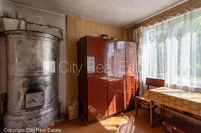 Дача, закрытая территория, место для машины, 2 шт. веранды, изолированные комнаты 4 Рига - изображение 16