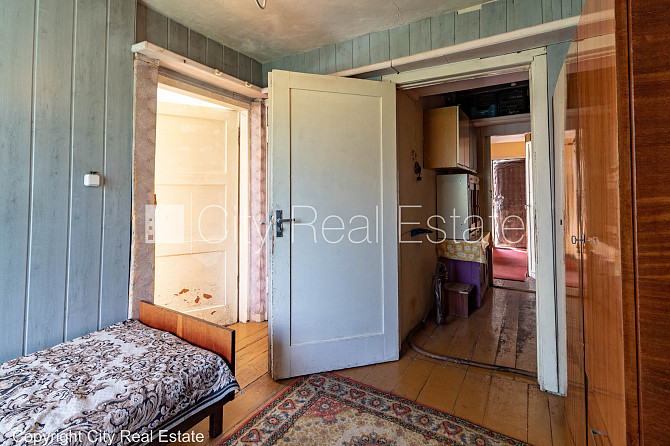 Дача, закрытая территория, место для машины, 2 шт. веранды, изолированные комнаты 4 Рига - изображение 13