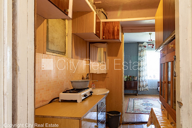 Дача, закрытая территория, место для машины, 2 шт. веранды, изолированные комнаты 4 Рига - изображение 18