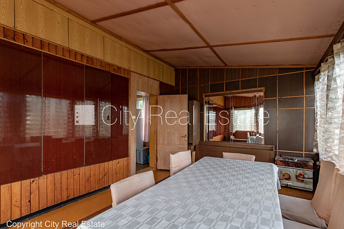 Дача, закрытая территория, место для машины, 2 шт. веранды, изолированные комнаты 4 Рига - изображение 3